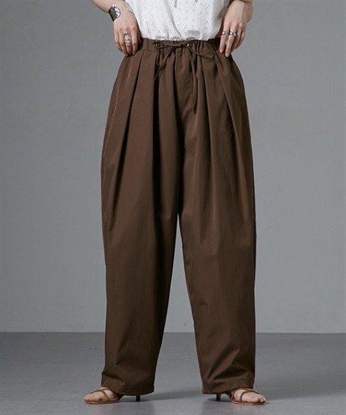 Soiunique（スワユニーク）の「光沢素材たっぷりタックボリュームパンツ ［Soiunique］（その他パンツ・レディース・ブラウン/ブラック・FREE）」の21枚目の写真