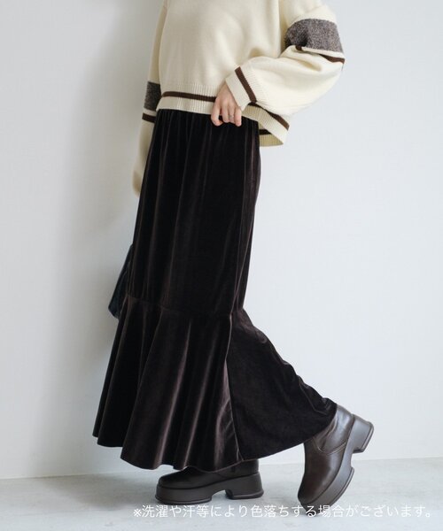 Kastane(カスタネ)の「【WEB・一部店舗限定/2サイズ展開/低身長サイズ】ベロア裾フレアスカート(スカート・レディース・ブラウン/ブラック・0/1)」の2枚目の写真