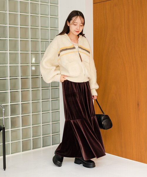 Kastane(カスタネ)の「【WEB・一部店舗限定/2サイズ展開/低身長サイズ】ベロア裾フレアスカート(スカート・レディース・ブラウン/ブラック・0/1)」の5枚目の写真