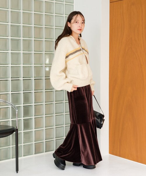 Kastane(カスタネ)の「【WEB・一部店舗限定/2サイズ展開/低身長サイズ】ベロア裾フレアスカート(スカート・レディース・ブラウン/ブラック・0/1)」の7枚目の写真