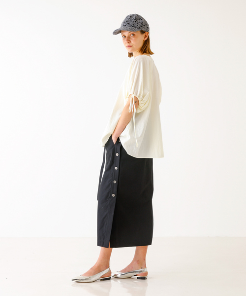 DESIGNWORKS(デザインワークス)の「リボンスリーブブラウス(シャツ/ブラウス・レディース・オフホワイト/ローズ/ブラック・38)」の10枚目の写真