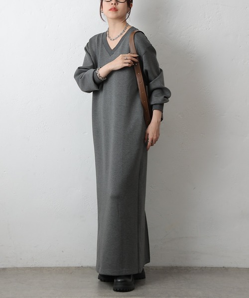COLONY 2139（コロニートゥーワンスリーナイン）の「ダンボールVネックワンピース（ワンピース・レディース・グレー/チャコールグレー/ブラック・FREE）」の4枚目の写真
