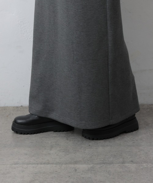 COLONY 2139（コロニートゥーワンスリーナイン）の「ダンボールVネックワンピース（ワンピース・レディース・グレー/チャコールグレー/ブラック・FREE）」の15枚目の写真