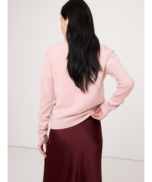 Banana Republic（バナナリパブリック）の「ライトウェイト カシミヤ Vネックセーター（ニット/セーター・レディース・ピンク系その他/アイボリー/レッド/ブルー/ネイビー/ベージュ・L/M/XS/S）」の8枚目の写真