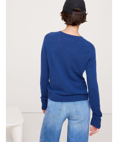 ライトウェイト カシミヤ Vネックセーター（ニット/セーター）｜BANANA