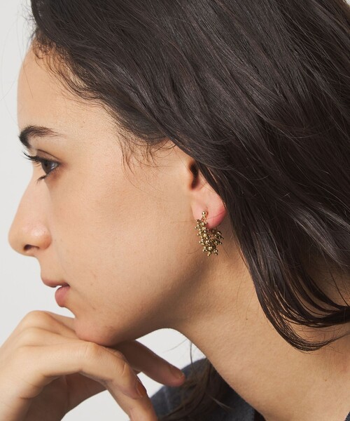 green label relaxing（グリーンレーベルリラクシング）の「ツブツブ MIX スゥイング イヤリング 2（イヤリング・レディース・シルバー/ゴールド・FREE）」の2枚目の写真