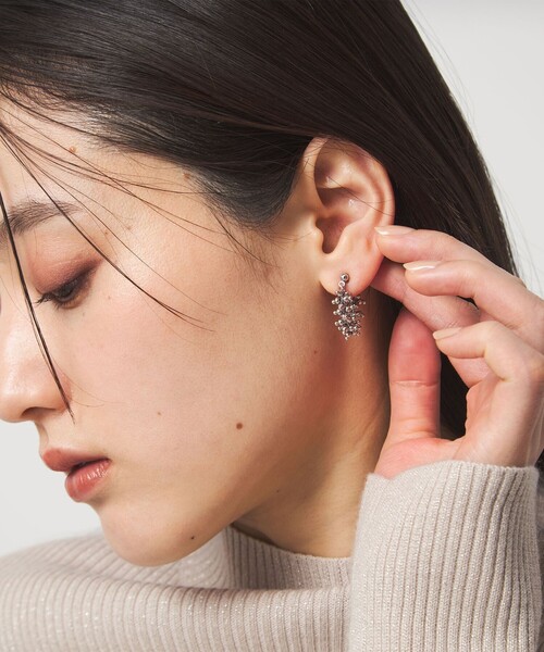 green label relaxing（グリーンレーベルリラクシング）の「ツブツブ MIX スゥイング イヤリング 2（イヤリング・レディース・シルバー/ゴールド・FREE）」の4枚目の写真