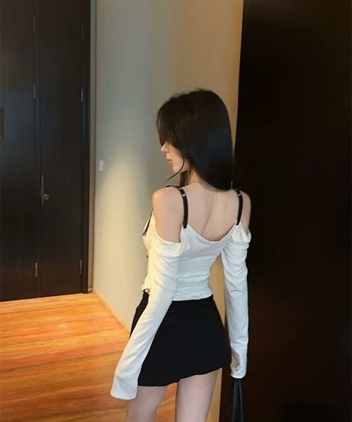 gossip!ロサンゼルス(ゴシップロサンゼルス)の「ベルトストラップ ドレープトップス(Tシャツ/カットソー・レディース・ホワイト・S/M)」の16枚目の写真