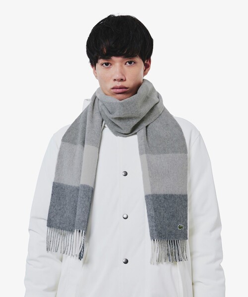 LACOSTE（ラコステ）の「メリノウールブロックチェックマフラー（マフラー・メンズ・ホワイト/チャコール/ネイビー・FREE）」の7枚目の写真