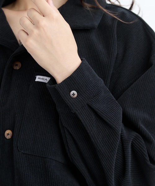 RVCA(ルーカ)の「RVCA レディース CLOVER CORDUROY SHIRT 長袖シャツ 【2025年秋冬モデル】 @autumn/ルーカコーデュロイシャツ(シャツ/ブラウス・レディース・ブラック/ブラウン系その他/ブルー系その他・MEDIUM)」の4枚目の写真