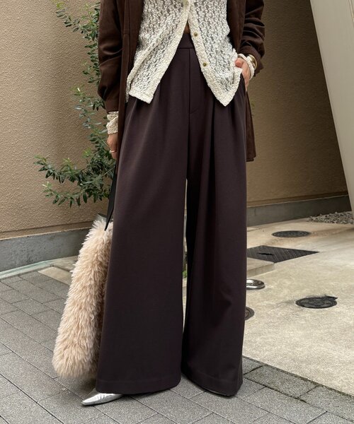 DouDou(ドゥドゥ)の「ウォームタックワイドパンツ(その他パンツ・レディース・ブラウン/ブラック/オフホワイト/グレー/ブラック系その他/ライトグレー/グレイッシュベージュ/ホワイト・38/36)」の18枚目の写真