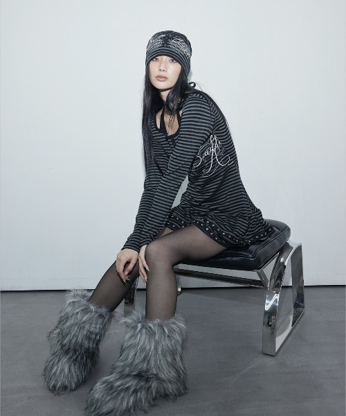 NIIER NOR(ニアノア)の「A'GEM/9 × .kom 『NIIER NOR/ニアノア』 BADDIE ANGEL HALTERNECK DRESS/ホルターネック ボーダーヘンリーネック 長袖Tシャツ(Tシャツ/カットソー・レディース・ブラック/A・FREE)」の7枚目の写真