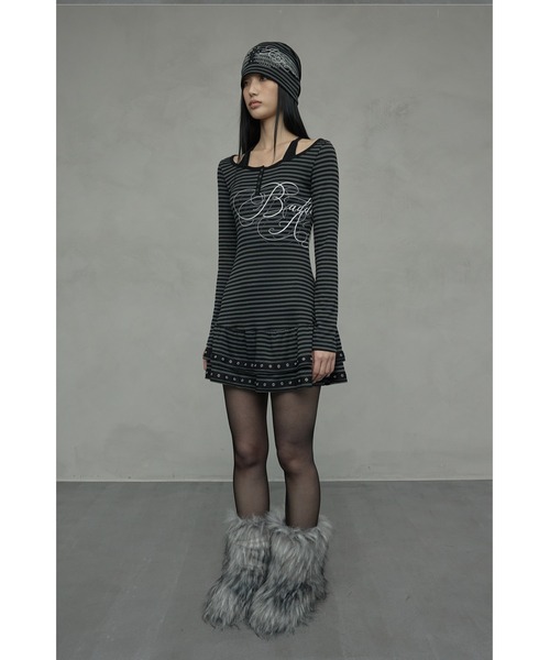 NIIER NOR(ニアノア)の「A'GEM/9 × .kom 『NIIER NOR/ニアノア』 BADDIE ANGEL HALTERNECK DRESS/ホルターネック ボーダーヘンリーネック 長袖Tシャツ(Tシャツ/カットソー・レディース・ブラック/A・FREE)」の10枚目の写真