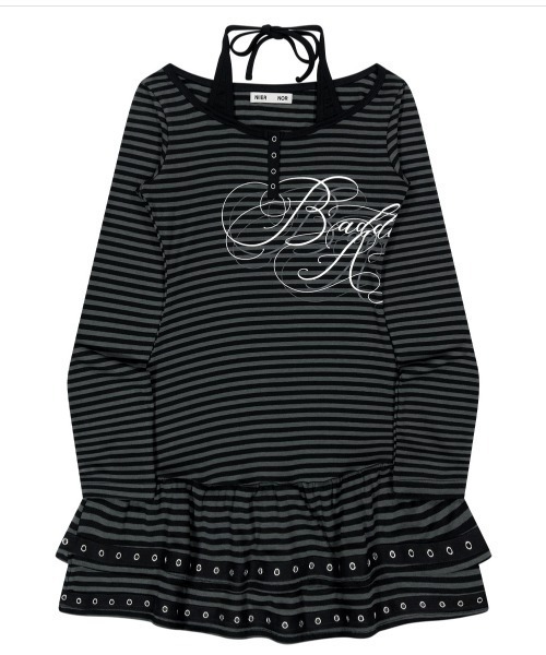 NIIER NOR(ニアノア)の「A'GEM/9 × .kom 『NIIER NOR/ニアノア』 BADDIE ANGEL HALTERNECK DRESS/ホルターネック ボーダーヘンリーネック 長袖Tシャツ(Tシャツ/カットソー・レディース・ブラック/A・FREE)」の15枚目の写真