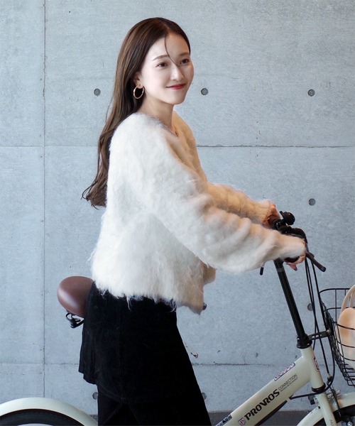 KOBE LETTUCE（コウベレタス）の「[ nanamiさんコラボ ]前後2wayシャギーニットトップス（ニット/セーター・レディース・グレー/ホワイト/ピンク系・M）」の20枚目の写真