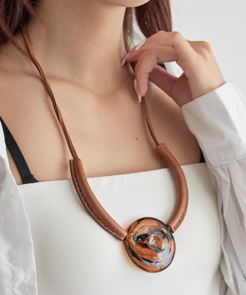 Crescioni クレッシオーニ レザー ネックレス sillage crescioni/クレッシオーニ lecce マーブル模様ガラス レザーネックレス