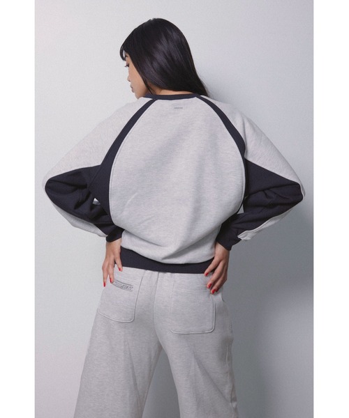 ALEXIA STAM（アリシアスタン）の「Wellness Contrast Crew Neck Sweatshirt /ウェルネス コントラストスウェット（スウェット・レディース・アイボリー/グレー・FREE）」の11枚目の写真