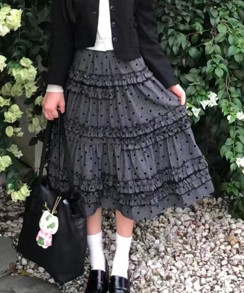 Achic（アシック）の「フリルペチスカート（スカート・レディース・ダークグレー・M）」の14枚目の写真