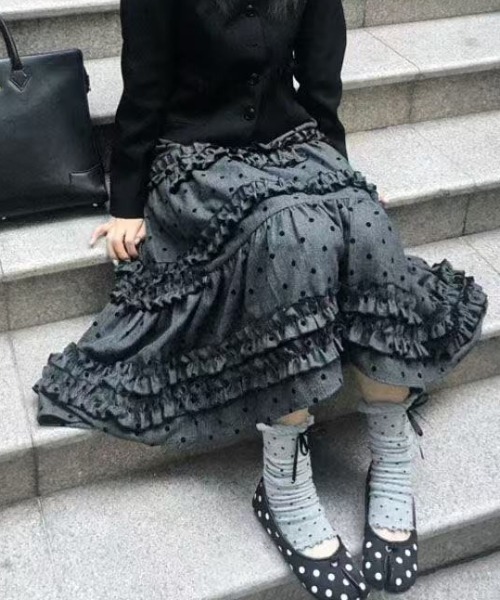Achic（アシック）の「フリルペチスカート（スカート・レディース・ダークグレー・M）」の19枚目の写真