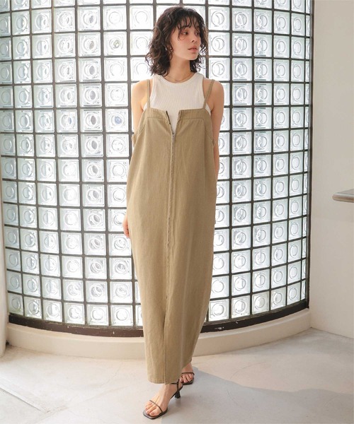 titivate（ティティベイト）の「フロントZIPデザインジャンパースカート（ジャンパースカート・レディース・ベージュ/ブラック/ブルー・S/M/L）」の3枚目の写真