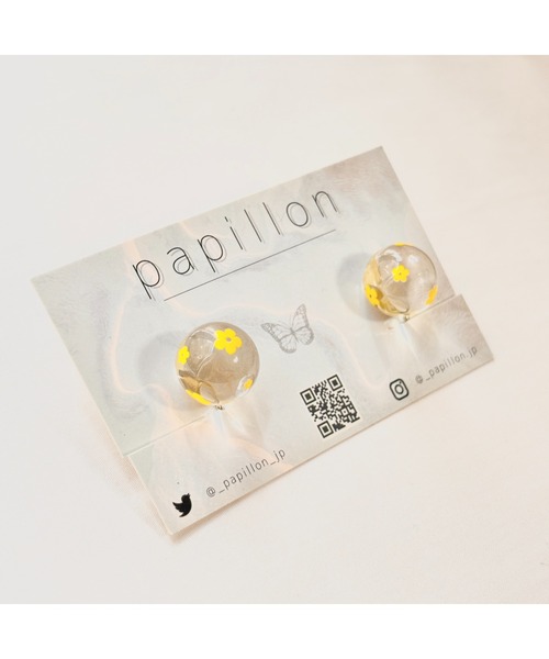 tone（トーン）の「【papillon】お花柄クリアイヤリング(MA)（イヤリング・レディース・イエロー・FREE）」の2枚目の写真
