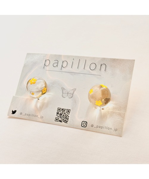 tone（トーン）の「【papillon】お花柄クリアイヤリング(MA)（イヤリング・レディース・イエロー・FREE）」の3枚目の写真