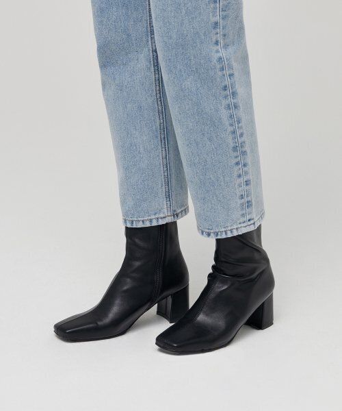 MUSINSA STANDARD WOMAN（ムシンサスタンダードウーマン）の「レディースママフィットデニムパンツ【ライトインディゴ】（デニムパンツ・レディース・その他・24/25/26/27/28/29/30）」の6枚目の写真