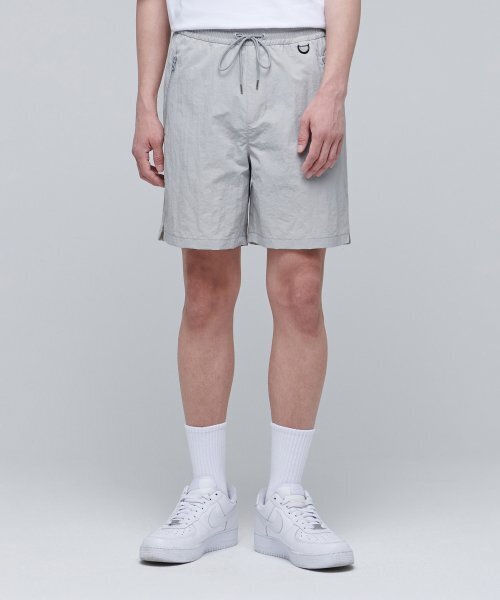 MUSINSA STANDARD（ムシンサスタンダード）の「ナイロンドローストリングトラックショーツ [アッシュグレー]（その他パンツ・メンズ・その他・26）」の2枚目の写真