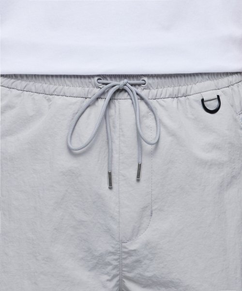 MUSINSA STANDARD（ムシンサスタンダード）の「ナイロンドローストリングトラックショーツ [アッシュグレー]（その他パンツ・メンズ・その他・26）」の4枚目の写真