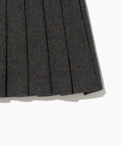 TTUDEMENT（トュードメント）の「CLASSIC WOOL MINI SKIRT CHARCOAL（スカート・レディース・その他・MEDIUM/SMALL）」の5枚目の写真
