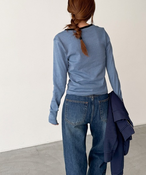 CANAL JEAN(キャナルジーン)の「SLEEK 細ボーダーロングTシャツ(Tシャツ/カットソー・レディース・ブルー/アイボリー/ブラック・ONE SIZE)」の5枚目の写真