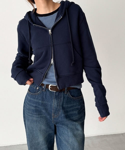 CANAL JEAN(キャナルジーン)の「SLEEK 細ボーダーロングTシャツ(Tシャツ/カットソー・レディース・ブルー/アイボリー/ブラック・ONE SIZE)」の6枚目の写真