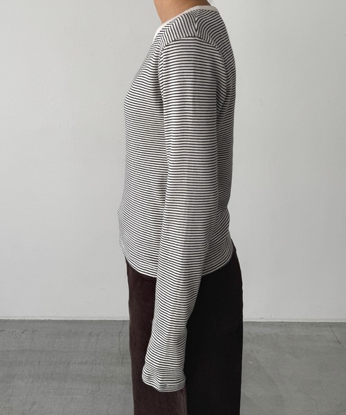 CANAL JEAN(キャナルジーン)の「SLEEK 細ボーダーロングTシャツ(Tシャツ/カットソー・レディース・ブルー/アイボリー/ブラック・ONE SIZE)」の13枚目の写真