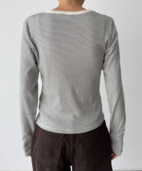 CANAL JEAN(キャナルジーン)の「SLEEK 細ボーダーロングTシャツ(Tシャツ/カットソー・レディース・ブルー/アイボリー/ブラック・ONE SIZE)」の14枚目の写真
