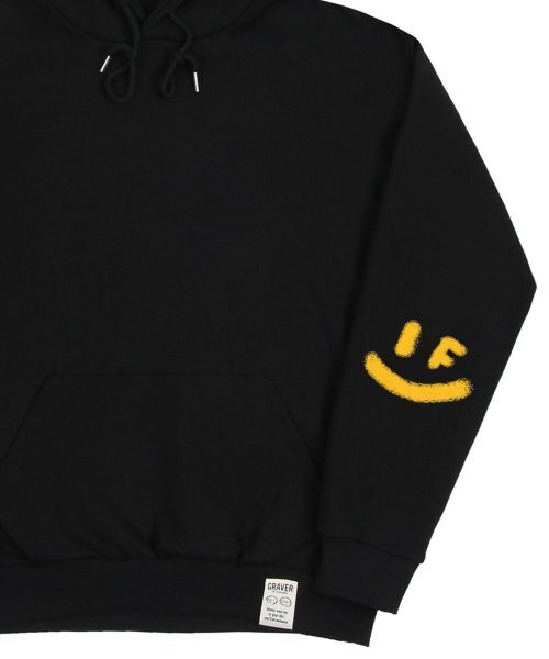 GRAVER（グレーバー）の「[ユニセックス]エルボースプレースマイルドローイングフードパーカー_ブラック（パーカー・レディース・ブラック・SMALL/MEDIUM/LARGE）」の4枚目の写真