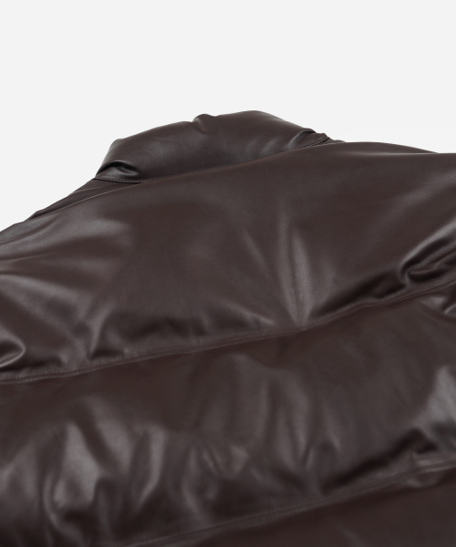 FRIZMWORKS(フリズムワークス)の「SNOWDON LAMBSKIN DOWN JACKET _ BROWN(ダウンジャケット/コート・メンズ・その他・MEDIUM/LARGE/X-LARGE/SMALL)」の2枚目の写真