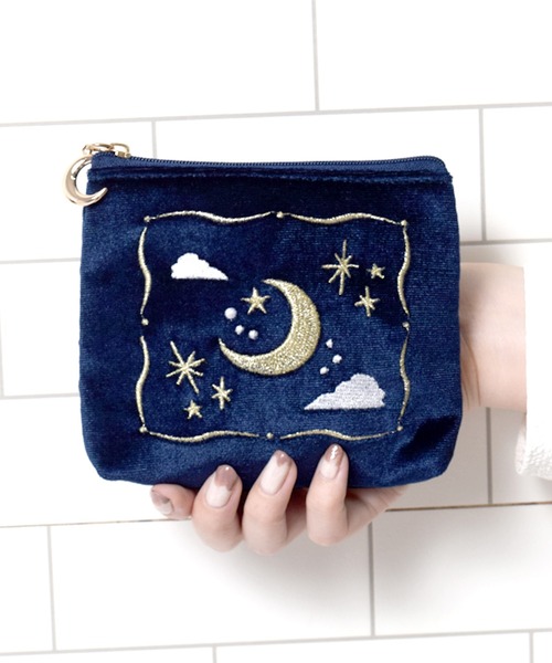 Flowering（フラワーリング）の「フラワー/月/ハート/刺繍/ティッシュポーチ（ポーチ・レディース・ブラック/ブルー/レッド・FREE）」の2枚目の写真