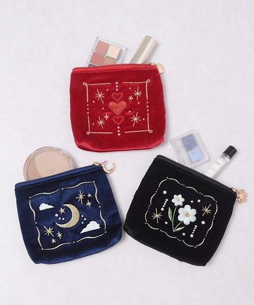 Flowering（フラワーリング）の「フラワー/月/ハート/刺繍/ティッシュポーチ（ポーチ・レディース・ブラック/ブルー/レッド・FREE）」の4枚目の写真