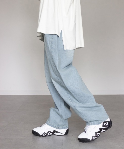 mellomela.(メロメラ)の「バレルレッグデニムパンツ(デニムパンツ・レディース・ブルー/ライトブルー/ブルー系その他3・S/M/L/LL)」の4枚目の写真