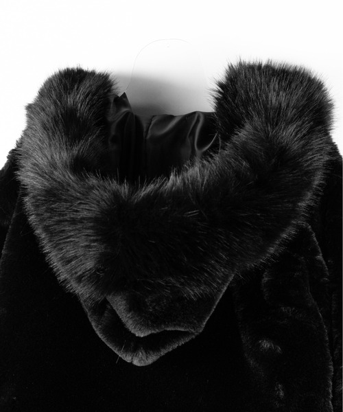 me+em select(ミームセレクト)の「【 2color 】フェイクファーフードレディーショートコート / fake fur hoodec lady short coat(その他アウター・レディース・ブラック/ホワイト・FREE)」の14枚目の写真