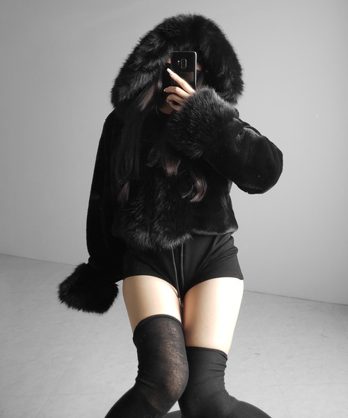 me+em select(ミームセレクト)の「【 2color 】フェイクファーフードレディーショートコート / fake fur hoodec lady short coat(その他アウター・レディース・ブラック/ホワイト・FREE)」の3枚目の写真