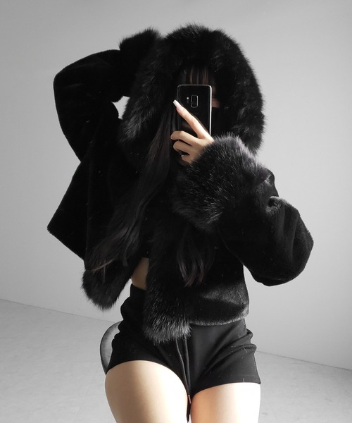 me+em select(ミームセレクト)の「【 2color 】フェイクファーフードレディーショートコート / fake fur hoodec lady short coat(その他アウター・レディース・ブラック/ホワイト・FREE)」の5枚目の写真
