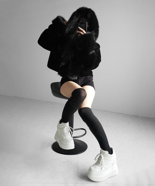 me+em select(ミームセレクト)の「【 2color 】フェイクファーフードレディーショートコート / fake fur hoodec lady short coat(その他アウター・レディース・ブラック/ホワイト・FREE)」の6枚目の写真