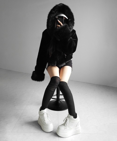 me+em select(ミームセレクト)の「【 2color 】フェイクファーフードレディーショートコート / fake fur hoodec lady short coat(その他アウター・レディース・ブラック/ホワイト・FREE)」の8枚目の写真