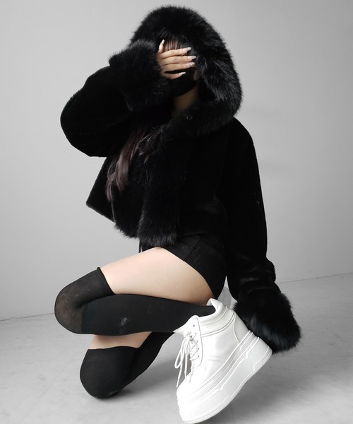 me+em select(ミームセレクト)の「【 2color 】フェイクファーフードレディーショートコート / fake fur hoodec lady short coat(その他アウター・レディース・ブラック/ホワイト・FREE)」の10枚目の写真