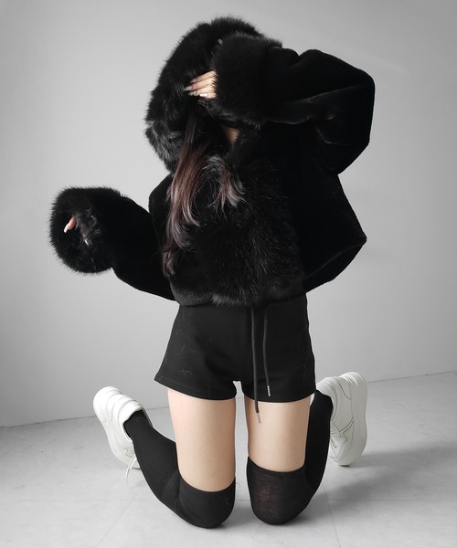 me+em select(ミームセレクト)の「【 2color 】フェイクファーフードレディーショートコート / fake fur hoodec lady short coat(その他アウター・レディース・ブラック/ホワイト・FREE)」の9枚目の写真