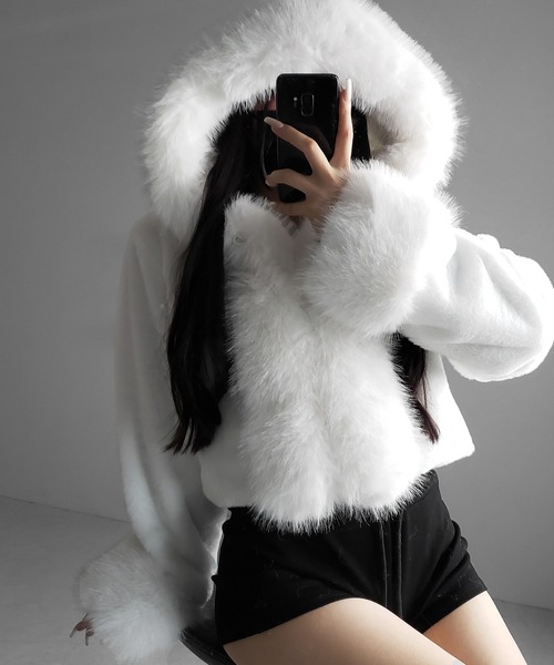 me+em select(ミームセレクト)の「【 2color 】フェイクファーフードレディーショートコート / fake fur hoodec lady short coat(その他アウター・レディース・ブラック/ホワイト・FREE)」の20枚目の写真