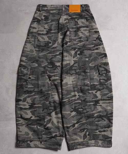 1111clothing(ワンフォークロージング)の「迷彩 カモフラージュ バレルレッグ カーゴパンツ / Camouflage Barrel Leg Cargo Pants(カーゴパンツ・メンズ・カモフラージュ・M/L/XL)」の18枚目の写真