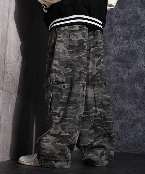 1111clothing(ワンフォークロージング)の「迷彩 カモフラージュ バレルレッグ カーゴパンツ / Camouflage Barrel Leg Cargo Pants(カーゴパンツ・メンズ・カモフラージュ・M/L/XL)」の7枚目の写真