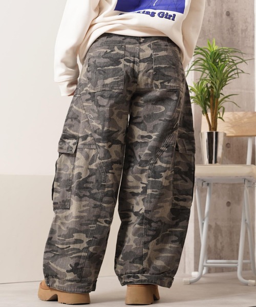 1111clothing(ワンフォークロージング)の「迷彩 カモフラージュ バレルレッグ カーゴパンツ / Camouflage Barrel Leg Cargo Pants(カーゴパンツ・メンズ・カモフラージュ・M/L/XL)」の14枚目の写真